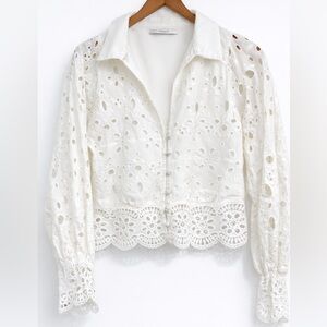 Uterqüe White Eyelet Lace Cropped Blouse Button Front Size Small